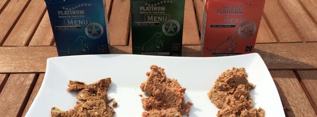 PLATINUM Nassfutter: Chicken, Turkey + Salmon und Fish + Chicken im Geschmacksvergleich