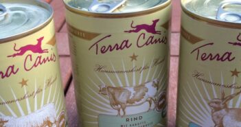 Terra Canis Classic Menüs: Nassfutter in Lebensmittelqualität im Test