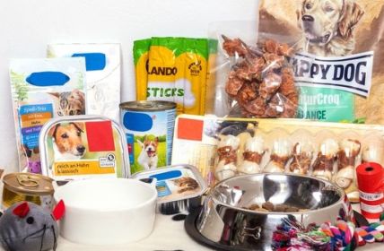 Wie trenne ich den Abfall meiner Haustiere richtig? (Foto: Abfälle von Haustieren: Verpackungen richtig getrennt entsorgen - Klima und Ressourcen schonen. (Foto: Marcella Merk))