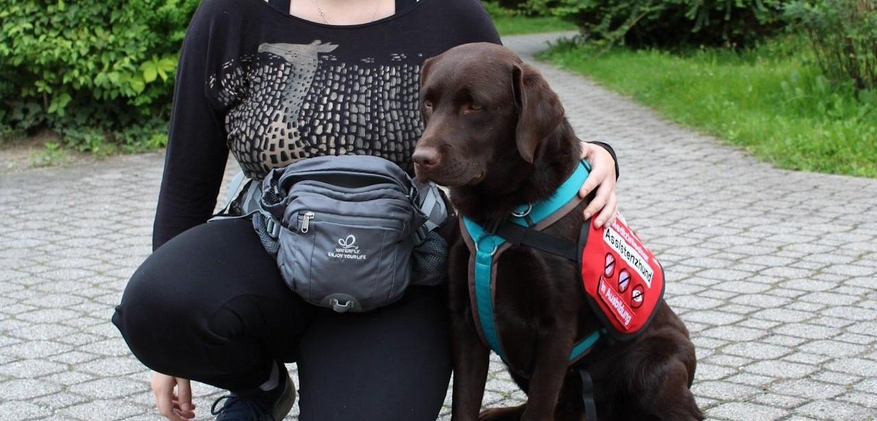 Großzügige Spende ermöglicht medizinischen Assistenzhund für (Foto: FORUM MEDIA GROUP/Isabella Fetzer)