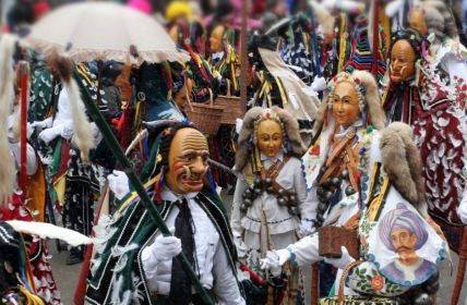 Fasnet 2027: Baden-Württemberg verbindet Tradition, Musik und große (Foto: AdobeStock - marcfotodesign - 191820800)